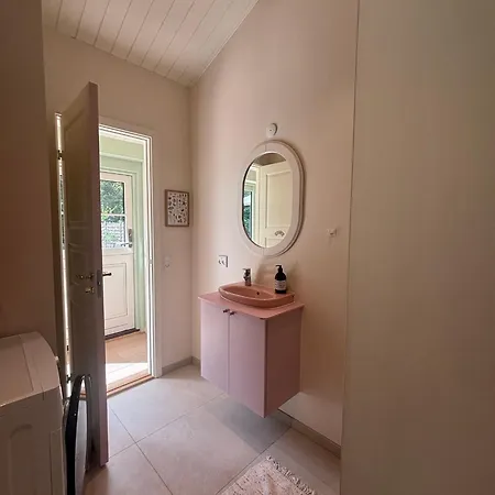 Sommerhygge I Nyrenoveret Tæt På Rørvig Feriehus *